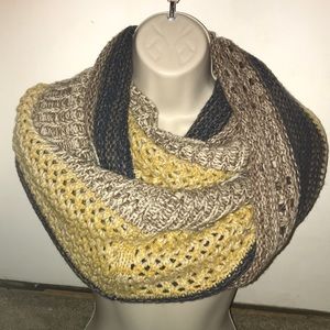 Rook heavy knit scarf
